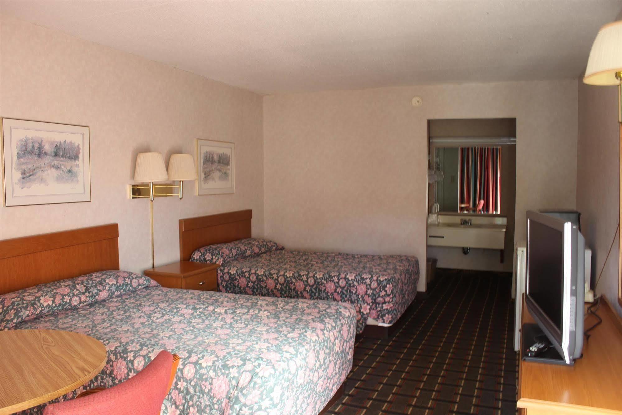 Town And Country Inn Suites Spindale Εξωτερικό φωτογραφία